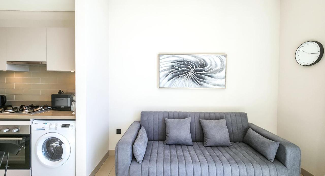 By Latinem Luxury 1br Cvr A2006 Near Burj Khalifa